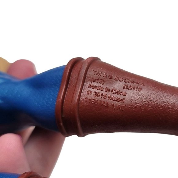 DC Comics 2015 Justice League Superman 11.5" Action Figure by Mattel - Picture 3 of 7